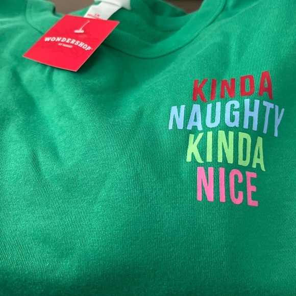 Cute holiday sweatshirt - Picture 4 of 4